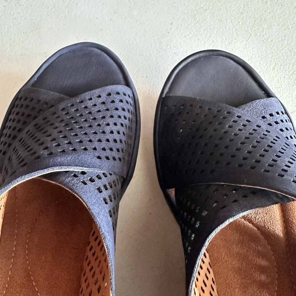 NWOT. CLARKS - WOMENS REEDLY VARIEL SANDAL Size 7.5M - Picture 8 of 13